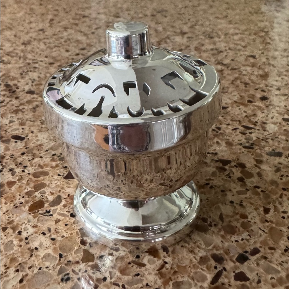 Vintage Silver Plated potpourri holder. Rare